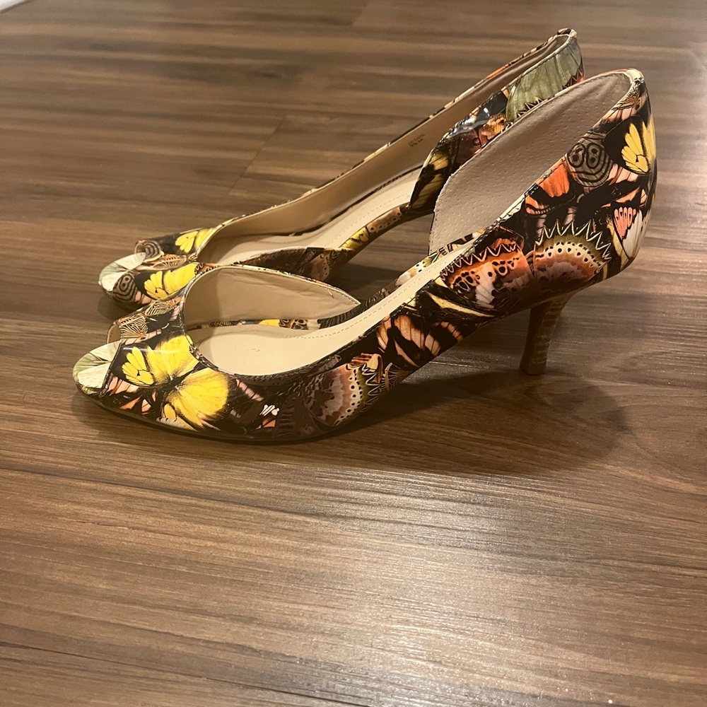 Tahari Yellow and Brown Butterfly Open Toed Heels